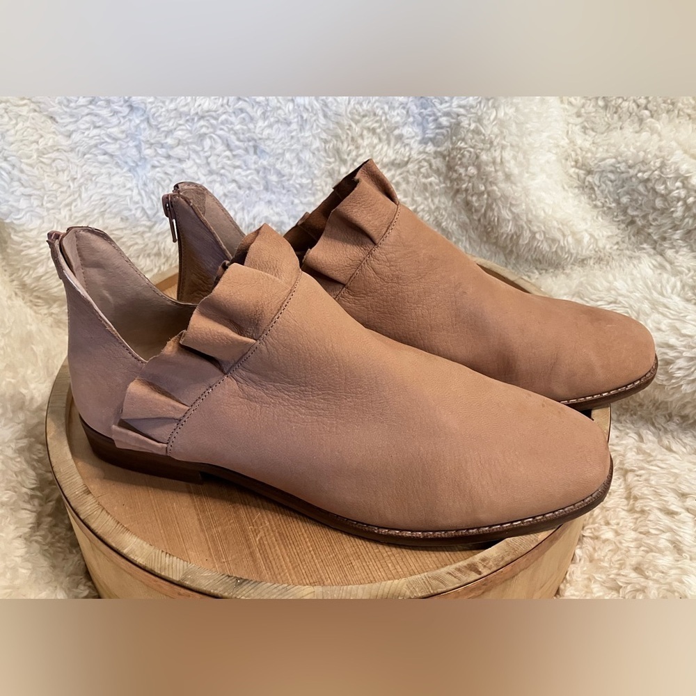 Sole Society Tan Ankle Booties Boots Ruffled Leather Heel Zipper Sz 11M